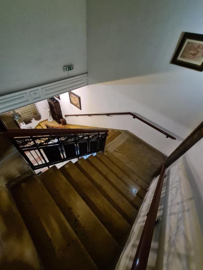 Metropole Hotel Лимасол Экстерьер фото